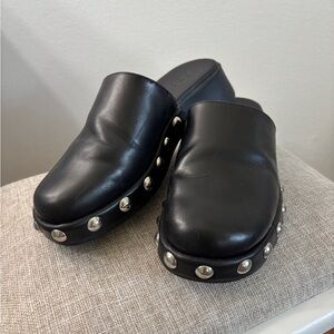 AEROSOLES Faye Women’s Leather Clogs